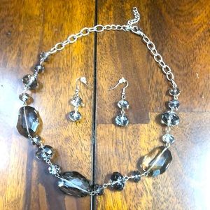 STUNNING jewel necklace with matching earrings